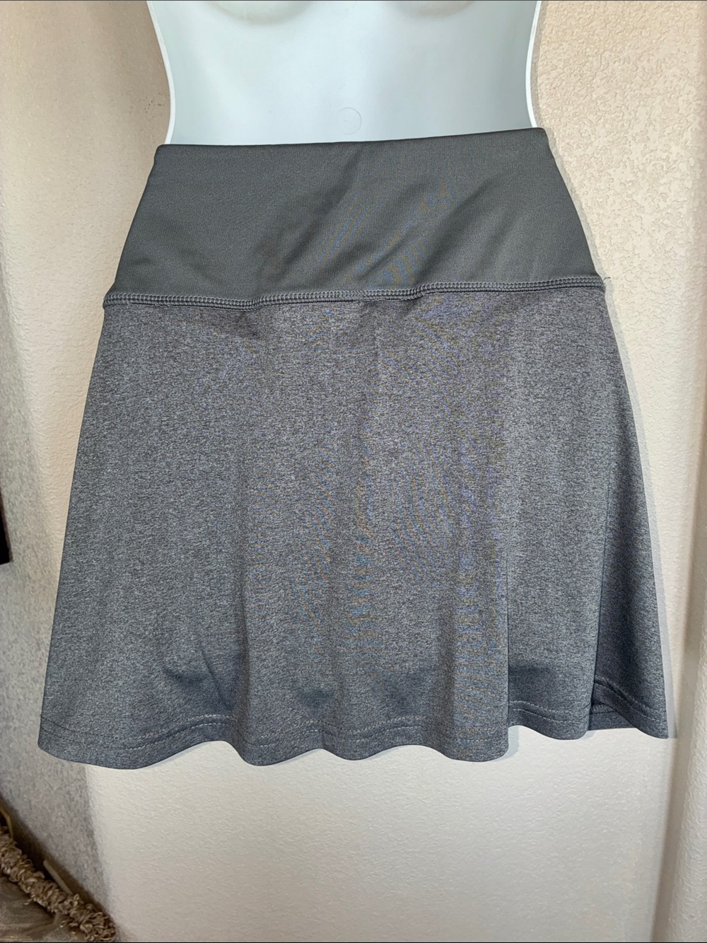 BOLLE Skort, Women's Athletic Pleated Skirt in Charcoal Gray, built in shorts. L - Picture 5 of 11
